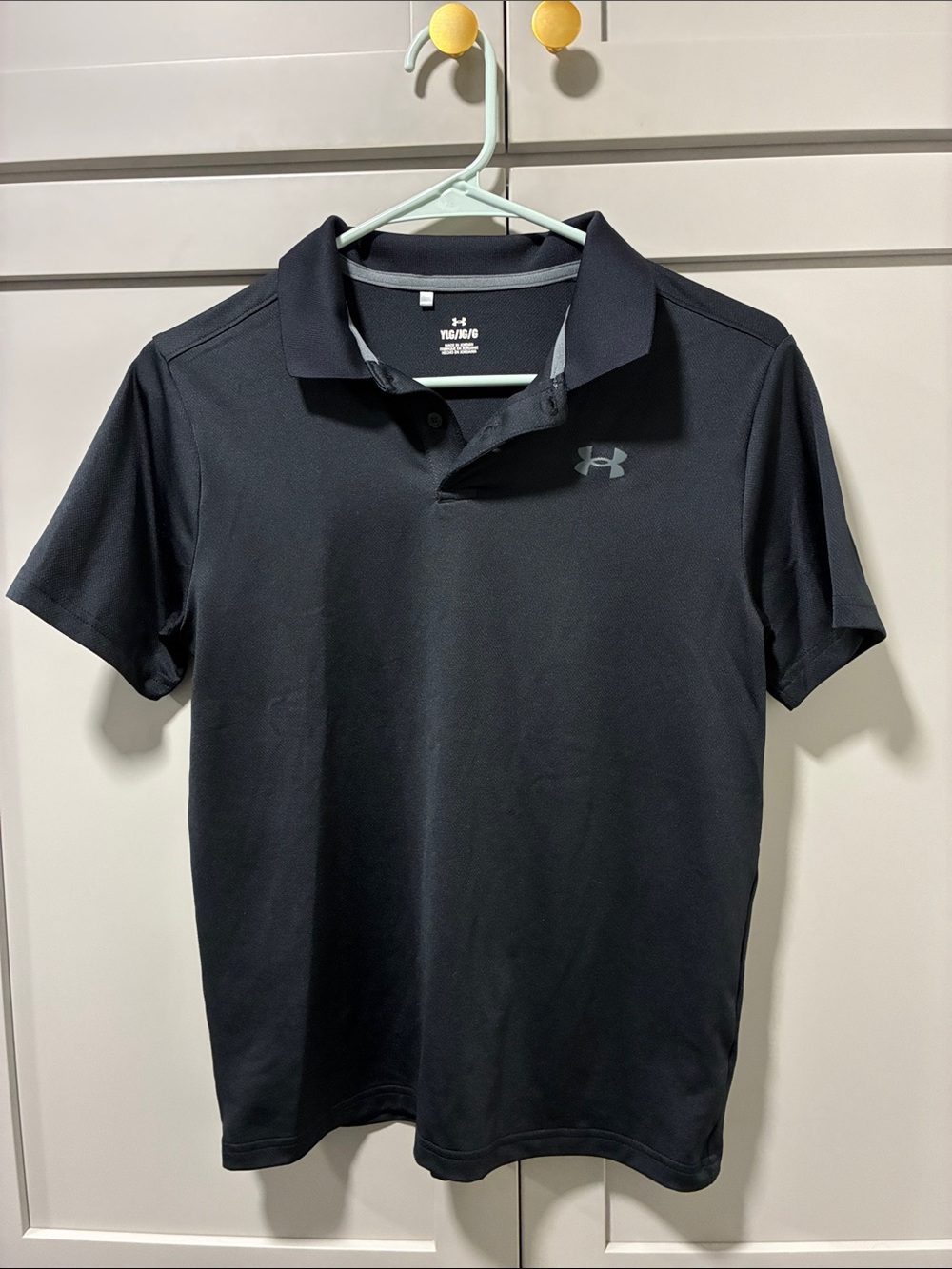 Under Armour Men’s Black Polo with Silver Logo
